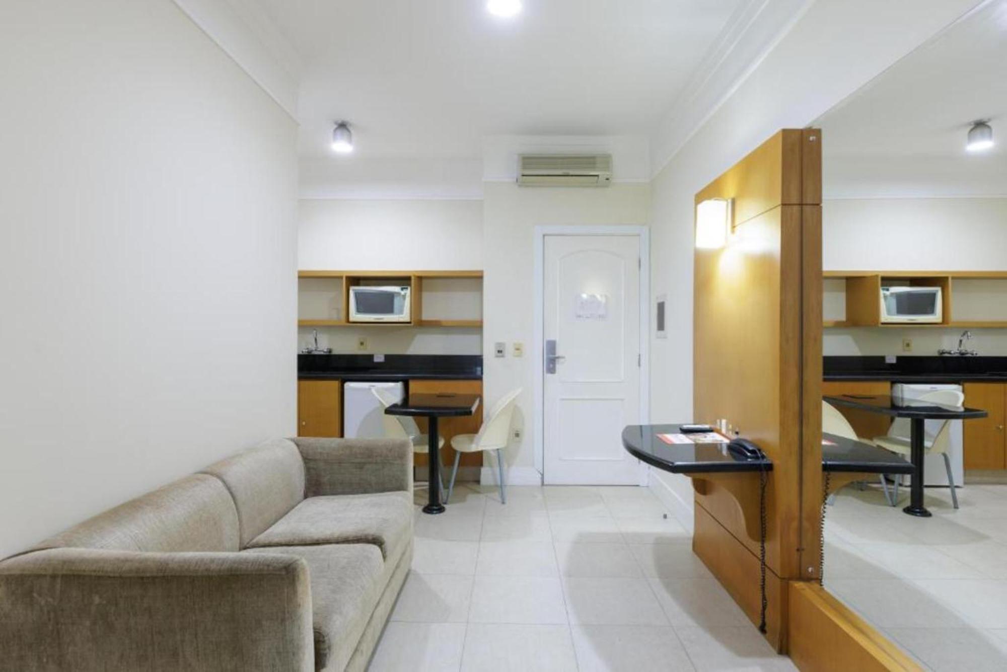 Le Village Flats E Hotel Джойнвил Екстериор снимка