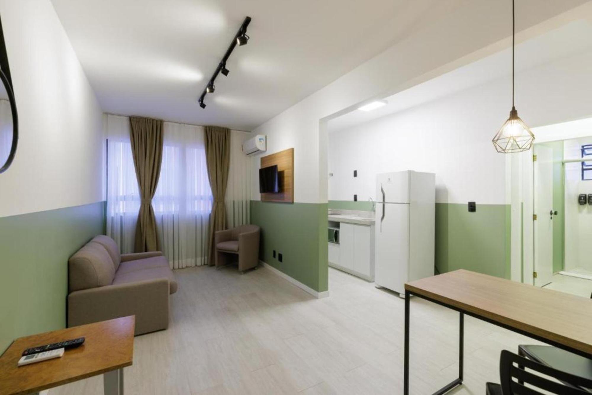 Le Village Flats E Hotel Джойнвил Екстериор снимка