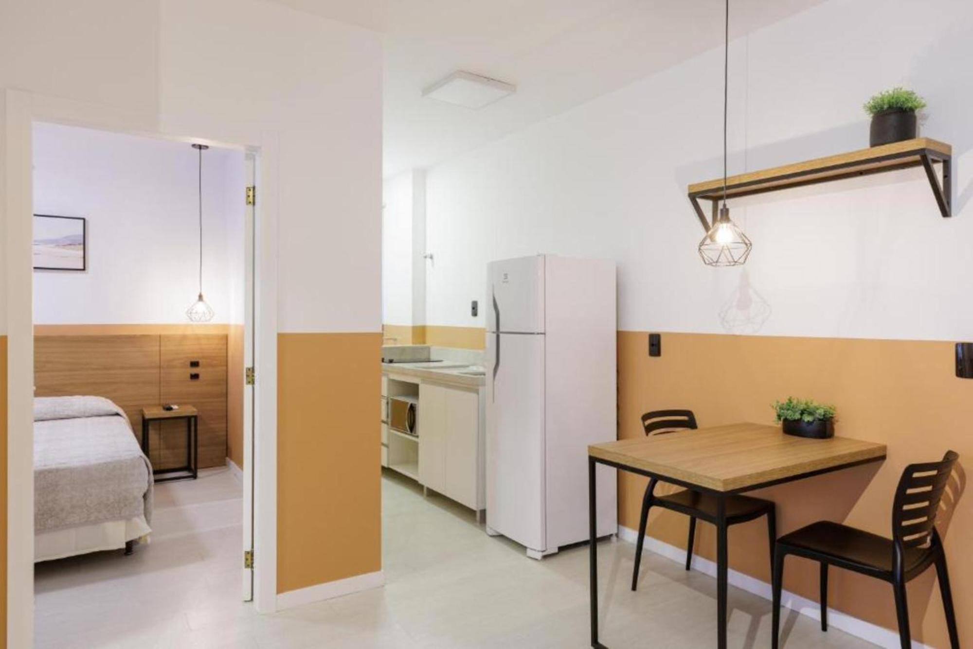 Le Village Flats E Hotel Джойнвил Екстериор снимка