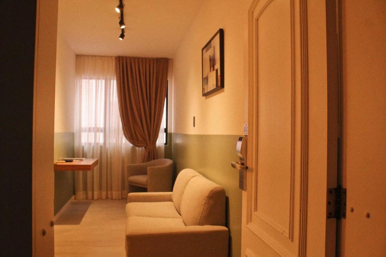 Le Village Flats E Hotel Джойнвил Екстериор снимка